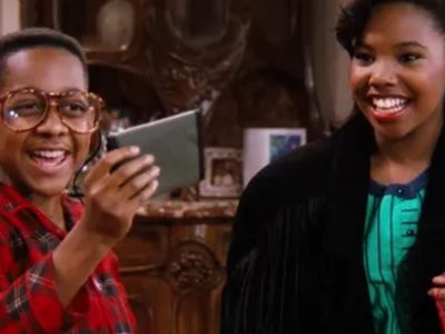 Idee regalo Natale appassionati serie tv 2025